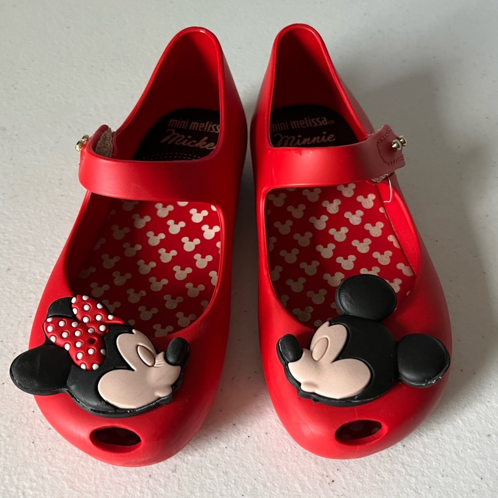 Girls size 10 Red mini Melissa kissing Mickeys